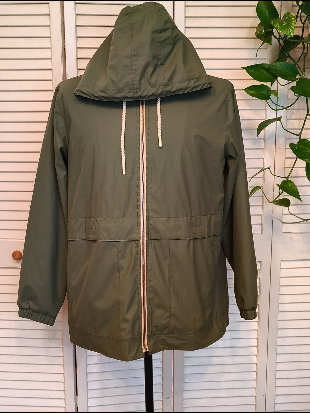 Weatherproof Vintage Olive Hooded Windbreaker - Size L - Like New